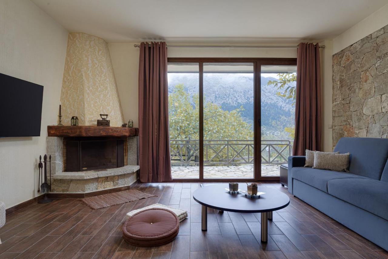 Parnassus Dreamwood Chalet Eptálofos Exteriér fotografie